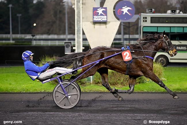 11/12/2024 - Vincennes - Prix Poitou-Charentes : Ankunft