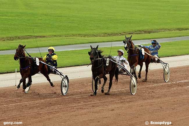 13/12/2011 - Cabourg - Prix d'Ambrières : Arrivée