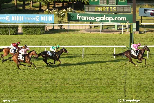 04/06/2015 - Saint-Cloud - Prix Majinskaya : Arrivée