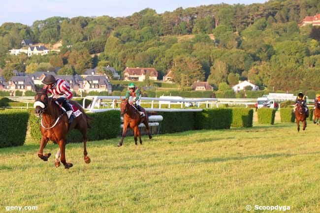 28/07/2022 - Clairefontaine-Deauville - Prix PMU Le Meeting Deauville (Prix des Erables) : Arrivée