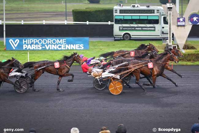 25/12/2024 - Vincennes - Prix de Château-Chinon : Arrivée