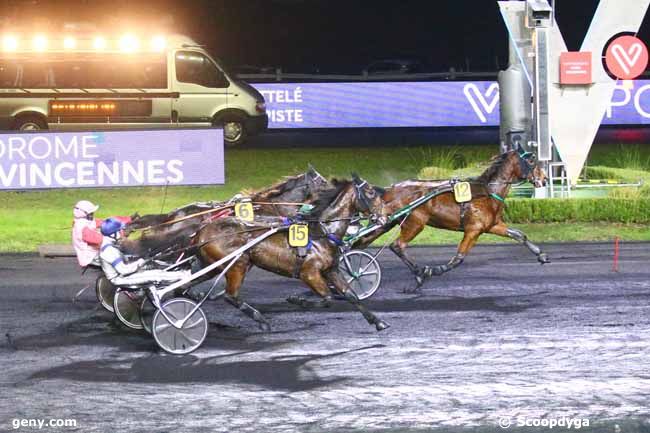 24/12/2021 - Vincennes - Prix d'Andernos-les-Bains : Ankunft