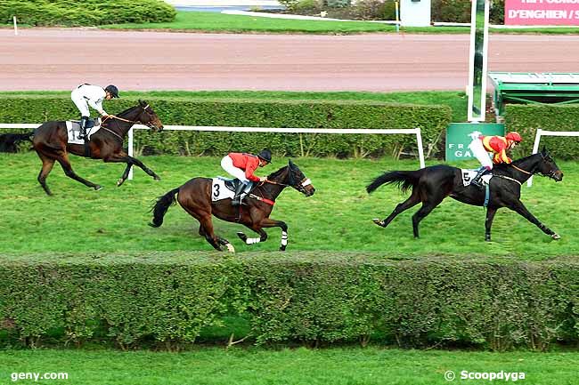 04/11/2015 - Enghien - Prix Verdi : Ankunft