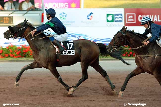 09/07/2010 - Cabourg - Prix des Jonquilles : Ankunft