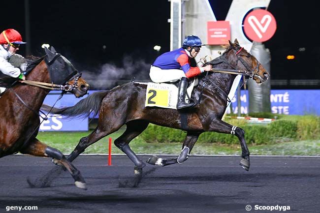 21/12/2021 - Vincennes - Prix d'Embrun : Arrivée