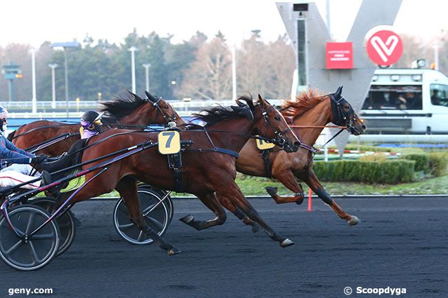 21/12/2021 - Vincennes - Prix des Freesias : Arrivée