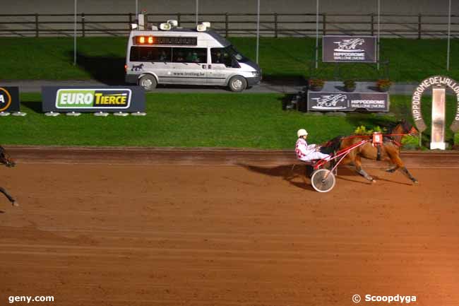 23/10/2015 - Mons - Prix le trot.com : Ankunft