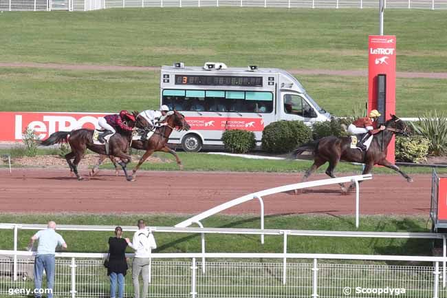 11/10/2023 - Enghien - Prix de la Place du Petit Pont : Ankunft