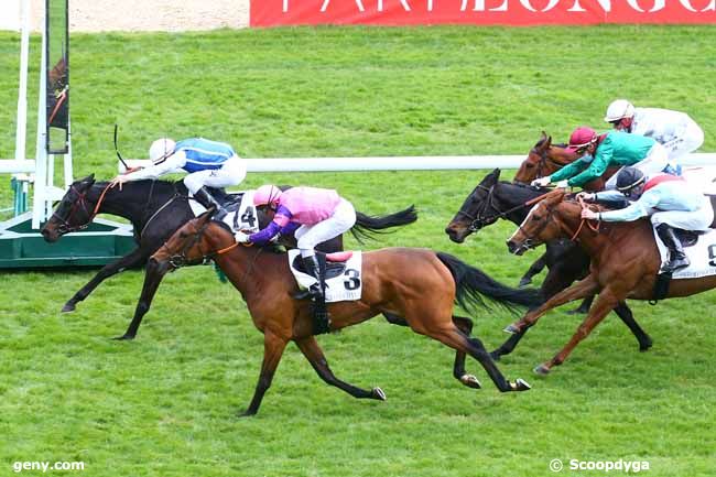 11/04/2021 - ParisLongchamp - Prix Zarkava - Fonds Européen de l'Elevage : Arrivée