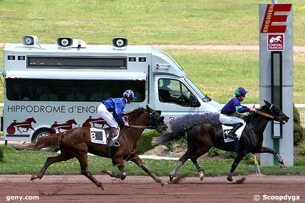 01/07/2010 - Enghien - Prix de la Place Vendôme : Ankunft