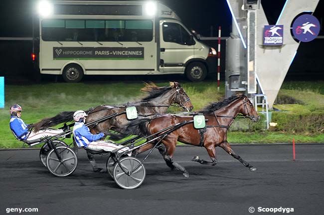 27/12/2024 - Vincennes - Prix de Paray-le-Monial : Ankunft