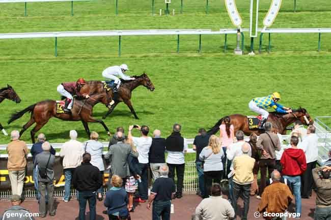 25/06/2013 - Compiègne - Prix de Saint-Sauveur (Prix des Amateurs de Véhicules Anciens-Gavap) : Arrivée