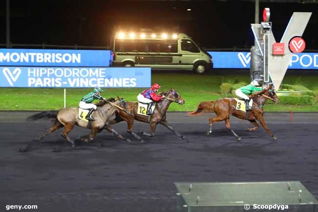 30/12/2021 - Vincennes - Prix de Montbrison : Arrivée