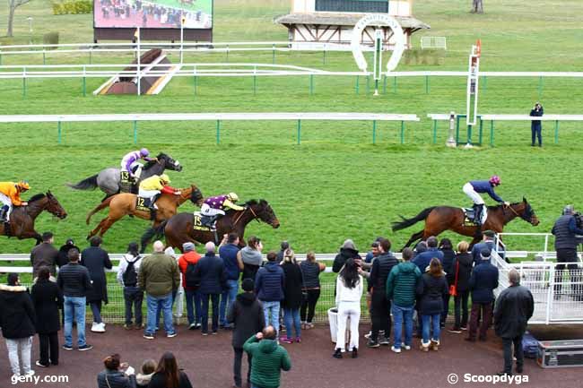 12/03/2023 - Compiègne - Prix du Carrefour de L'armistice : Arrivée