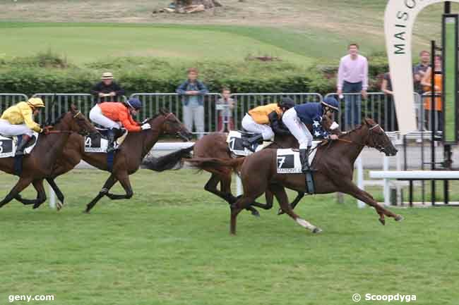 10/07/2011 - Maisons-Laffitte - Prix Girl Friend : Arrivée