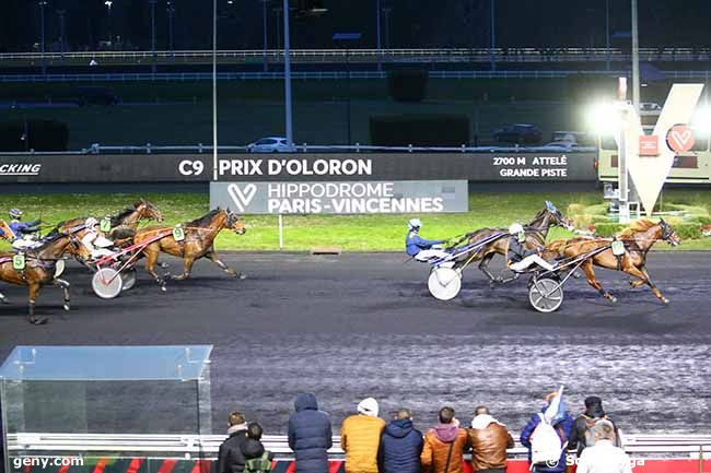 13/02/2022 - Vincennes - Prix d'Oloron : Arrivée