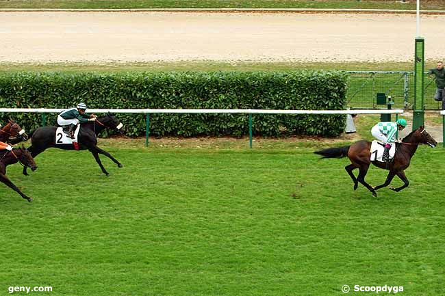 03/10/2012 - Chantilly - Prix des Usages : Ankunft