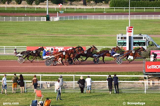 12/08/2021 - Enghien - Prix Place Denfert-Rochereau : Arrivée