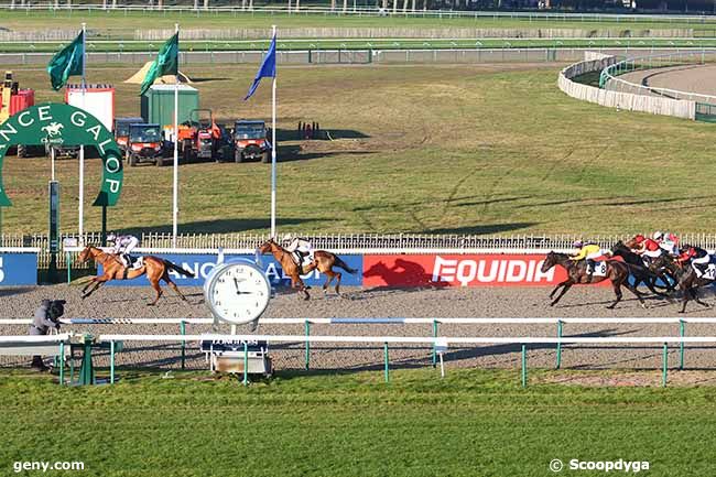 18/12/2021 - Chantilly - Prix d'Uberlingen : Arrivée