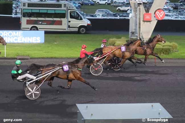 19/11/2023 - Vincennes - Prix Swc 4 Ans Q2 - Prix Pierre Plazen : Arrivée