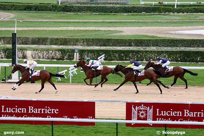 29/08/2010 - Deauville - Prix de la Corniche : Ankunft