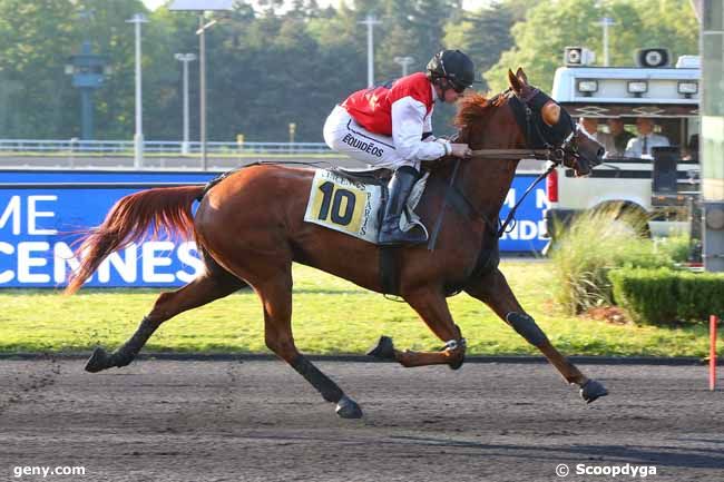 10/05/2022 - Vincennes - Prix Flora : Arrivée