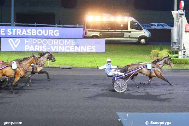 25/12/2021 - Vincennes - Prix de Strasbourg : Arrivée