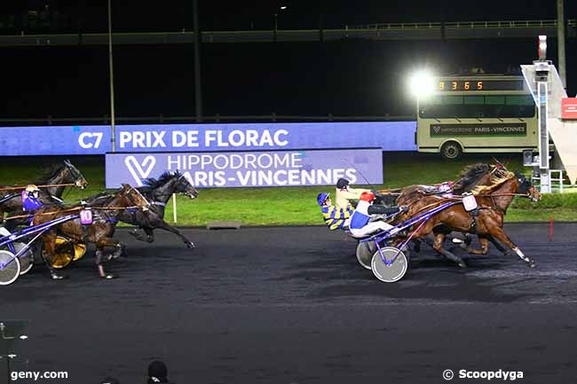 16/12/2021 - Vincennes - Prix de Florac : Arrivée