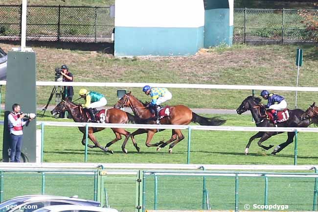 11/09/2022 - ParisLongchamp - Qatar Prix du Petit Couvert : Arrivée