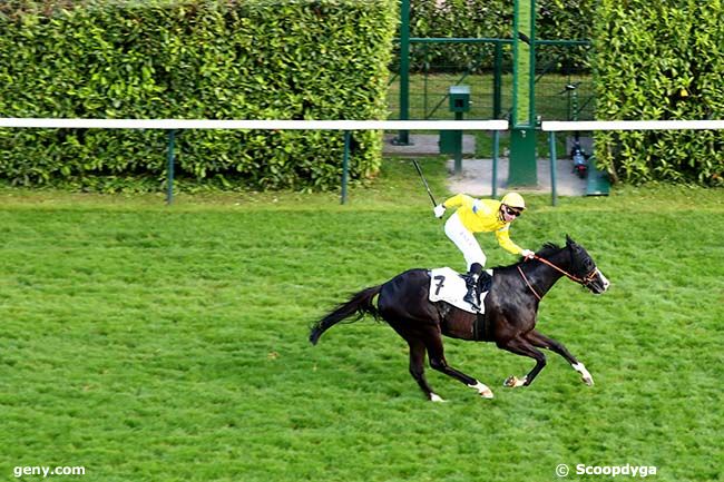 02/06/2024 - Chantilly - Prix Aly Khan - Trophée Studio Harcourt : Arrivée