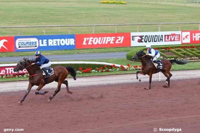 03/07/2015 - Cabourg - Prix des Jonquilles : Arrivée