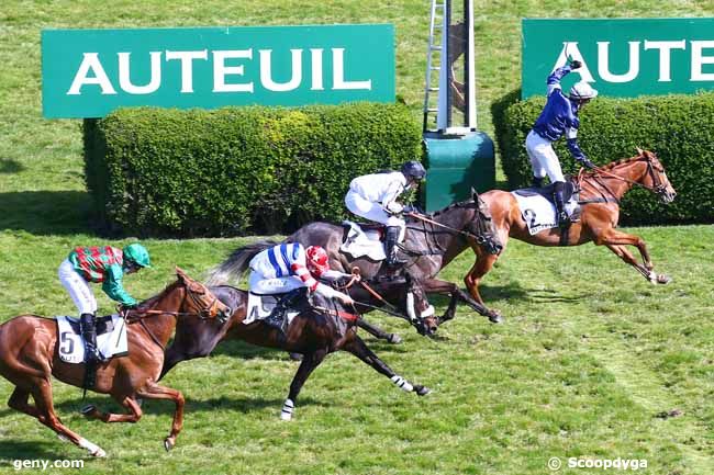 25/04/2021 - Auteuil - Prix Jean Stern : Arrivée