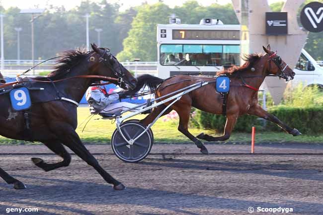 10/06/2025 - Vincennes - Prix Rosalia : Ankunft