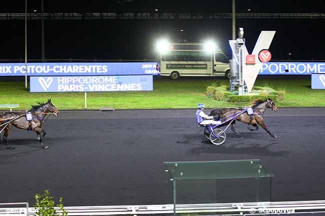 15/12/2021 - Vincennes - Prix Poitou-Charentes : Arrivée