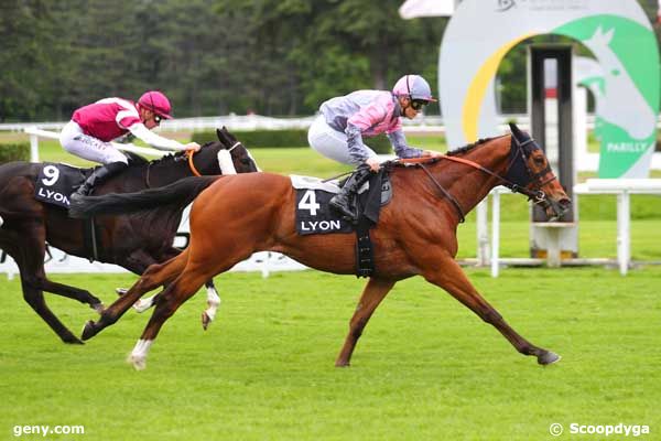 08/05/2024 - Lyon-Parilly - Prix les 48h du Galop - Prix du Parc des Berges du Rhone : Arrivée