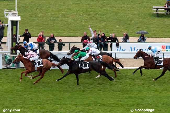 02/05/2010 - ParisLongchamp - Prix Beachcomber Hôtels le Paradis *****l(Prix du Marché aux Fleurs) : Arrivée