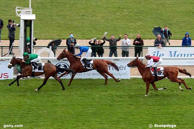 02/05/2010 - ParisLongchamp - Prix Beachcomber Hôtels le Shandrani ***** (Prix de l'Allée aux Cygnes) : Arrivée