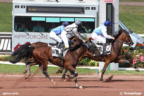 30/06/2011 - Enghien - Prix de la Haute-Vienne : Ankunft