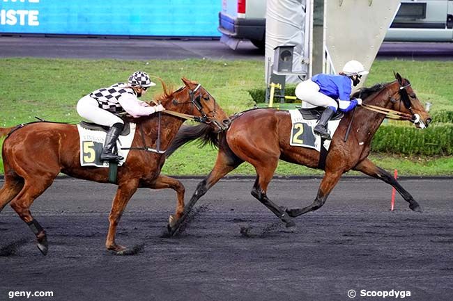 01/01/2022 - Vincennes - Prix Yvonnick Bodin : Arrivée