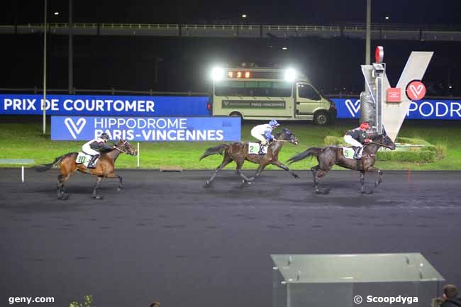 22/01/2022 - Vincennes - Prix de Courtomer : Arrivée