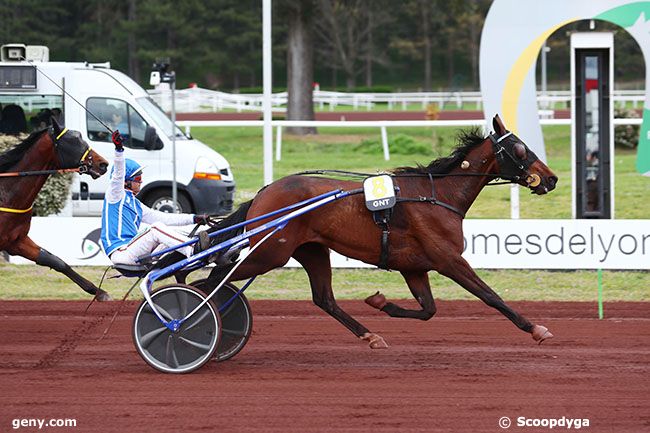 12/04/2023 - Lyon-Parilly - Grand National du Trot : Arrivée