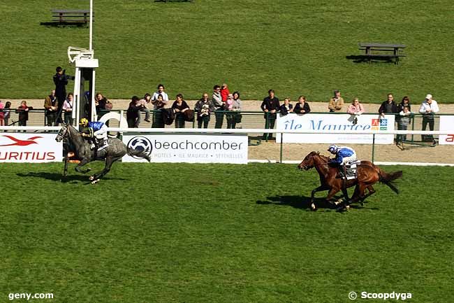 02/05/2010 - ParisLongchamp - Prix Beachcomber Hôtels Trou aux Biches ***** (Prix de Gaillon) : Arrivée