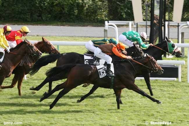 25/10/2010 - Maisons-Laffitte - Prix de la Croix Dauphine : Ankunft