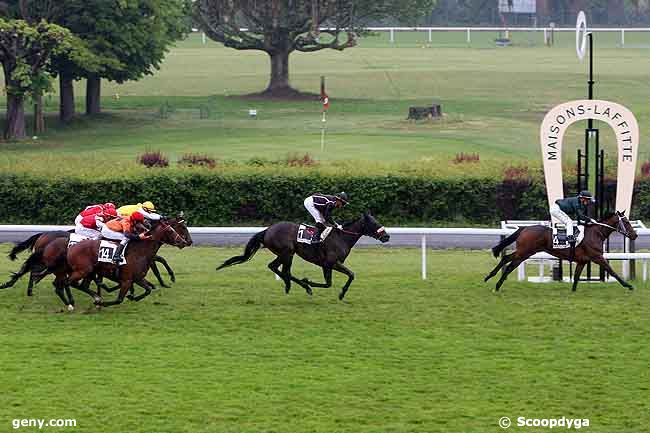 11/05/2010 - Maisons-Laffitte - Prix de la Plaine d'Achères : Arrivée