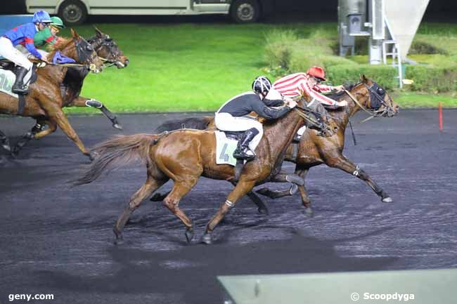 01/12/2024 - Vincennes - Finale du Grand National des Jockeys - Prix d'Ambrières-les-Vallées : Ankunft