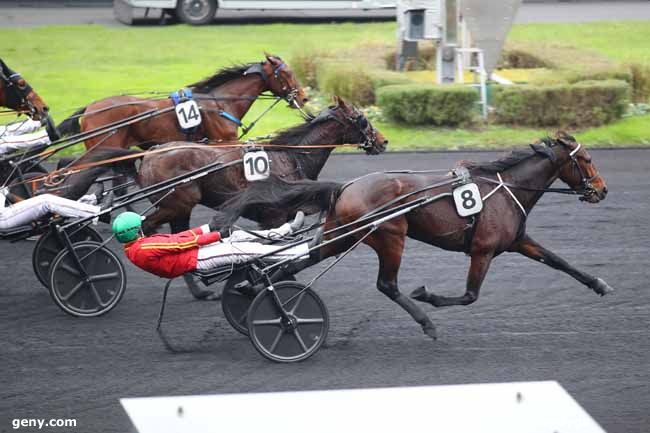 01/12/2024 - Vincennes - Prix RFM - Letrot Open des Regions 3 ans : Ankunft