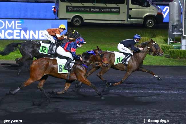 18/12/2021 - Vincennes - Prix d'Apt : Result