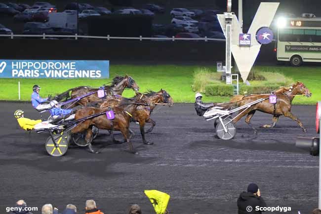 01/12/2024 - Vincennes - Prix Letrot Open des Regions - 5 ans : Ankunft