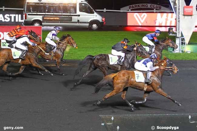 10/12/2017 - Vincennes - Prix de Castillonnès : Arrivée