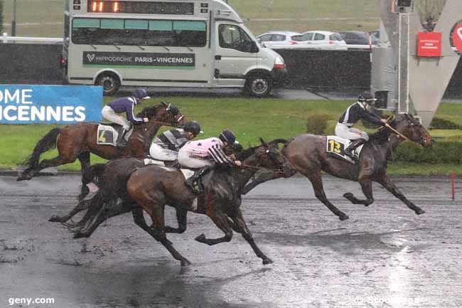 09/12/2023 - Vincennes - Prix de Castillonnès : Arrivée